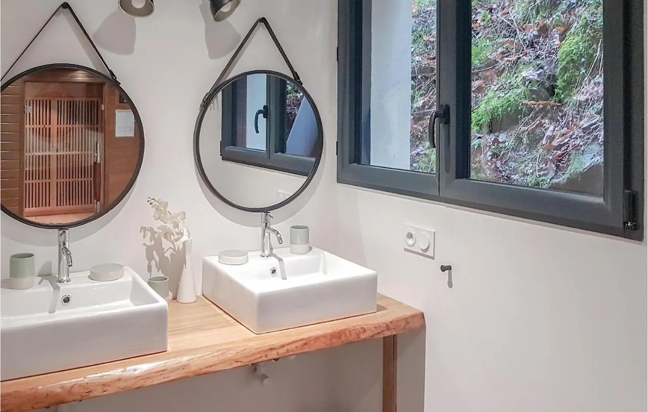 Lovely Home In Bannalec With Kitchen Holiday home
