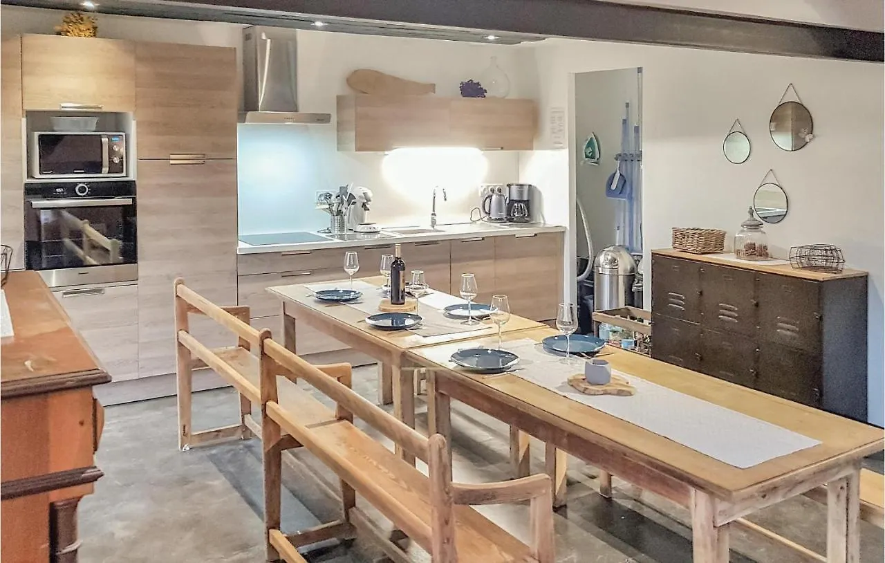 Holiday home Lovely Home In Bannalec With Kitchen